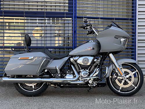 Harley Davidson HD Road Glide 117 Motorradvermietung Frankreich